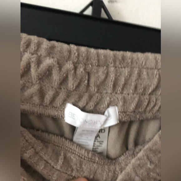 Beyond Yoga Tropez Pull On Pant in Khaki Brown Size Medium Towel Terry Lounge - Picture 7 of 16